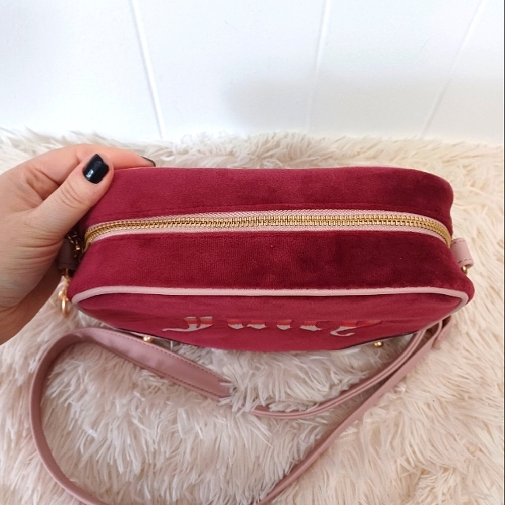 Juicy Couture Retro Vibes Crossbody - Picture 4 of 8